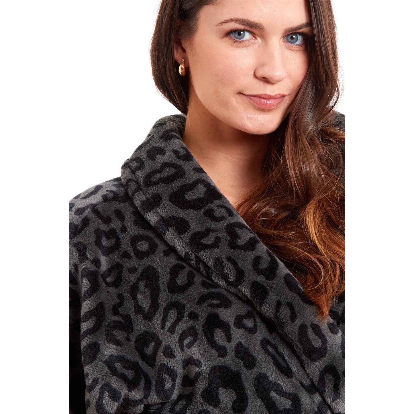 Women's Ultra-Soft Black Leopard Plush Fleece Bath Robe Warm Flannel Loungewear for Home Spa Gym Hotel Chic Animal Print by Daisy Dreamer Robe