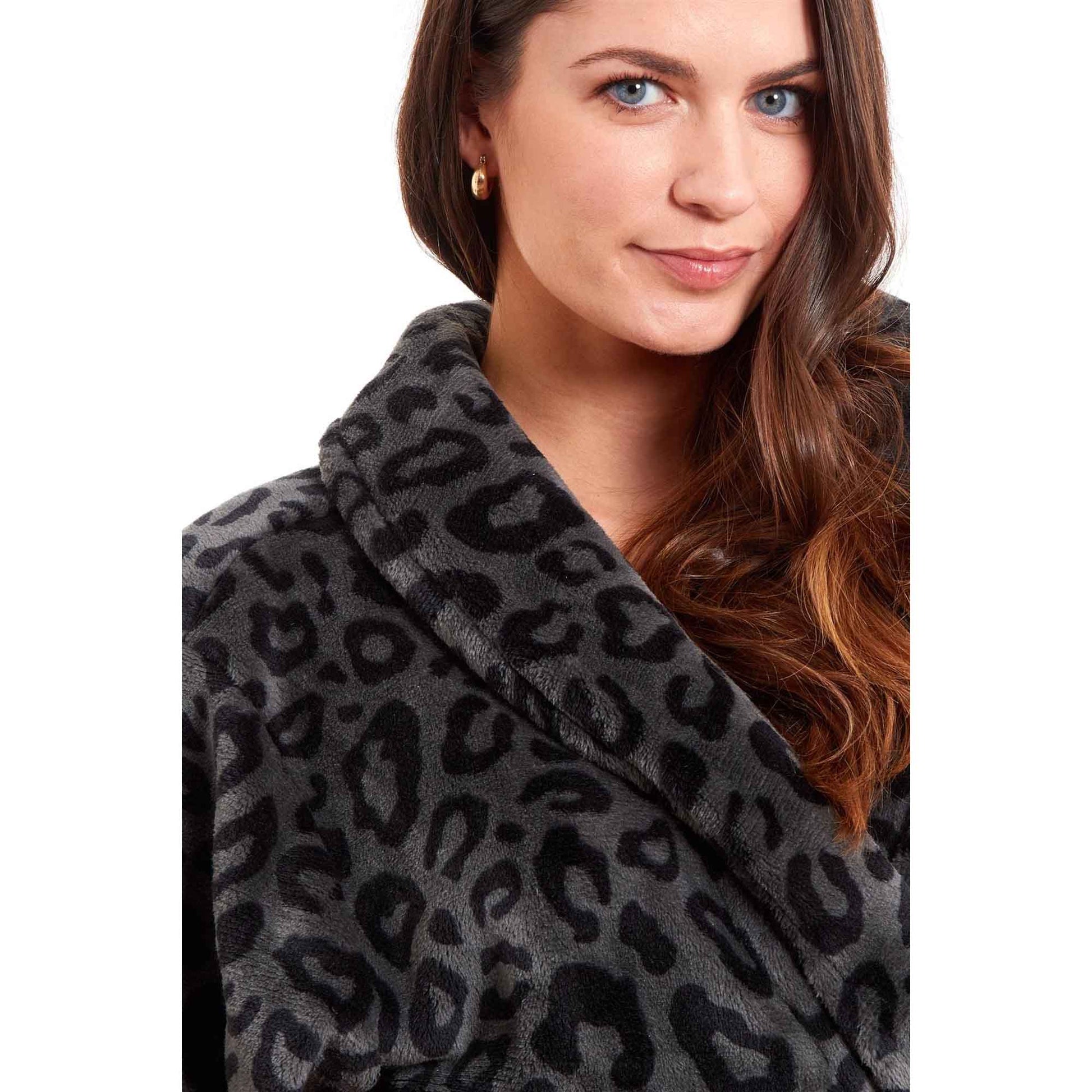 Women's Ultra-Soft Black Leopard Plush Fleece Bath Robe Warm Flannel Loungewear for Home Spa Gym Hotel Chic Animal Print by Daisy Dreamer Robe