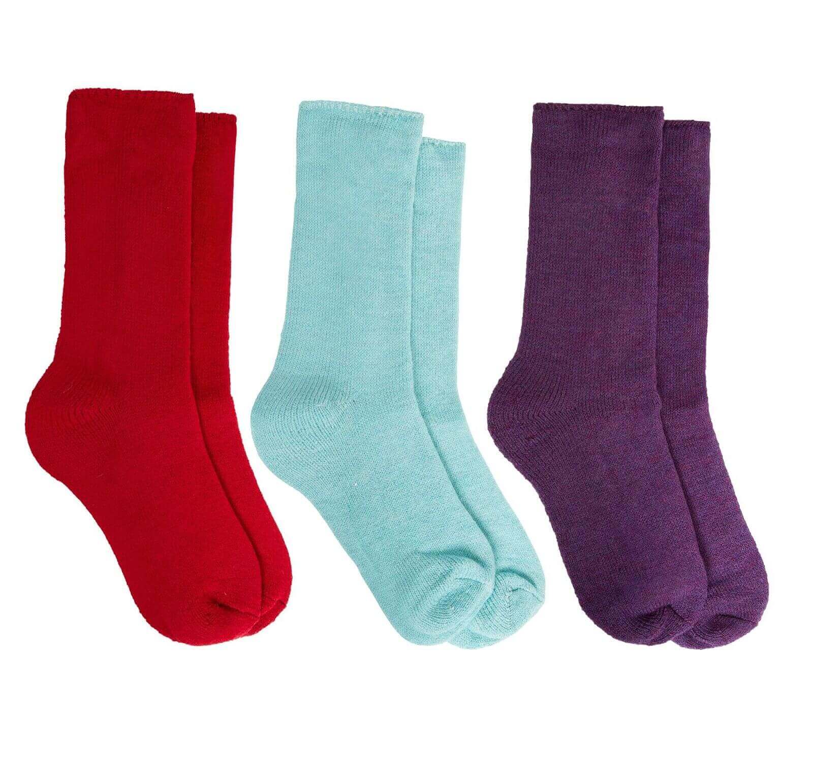 Pack of 3 Womens Thermal Hot Socks Heavy Duty Insulated Boot Socks 2.3 Tog for Winter Hiking UK 4-7 by Heatwave Thermalwear. Buy now for £8.00.