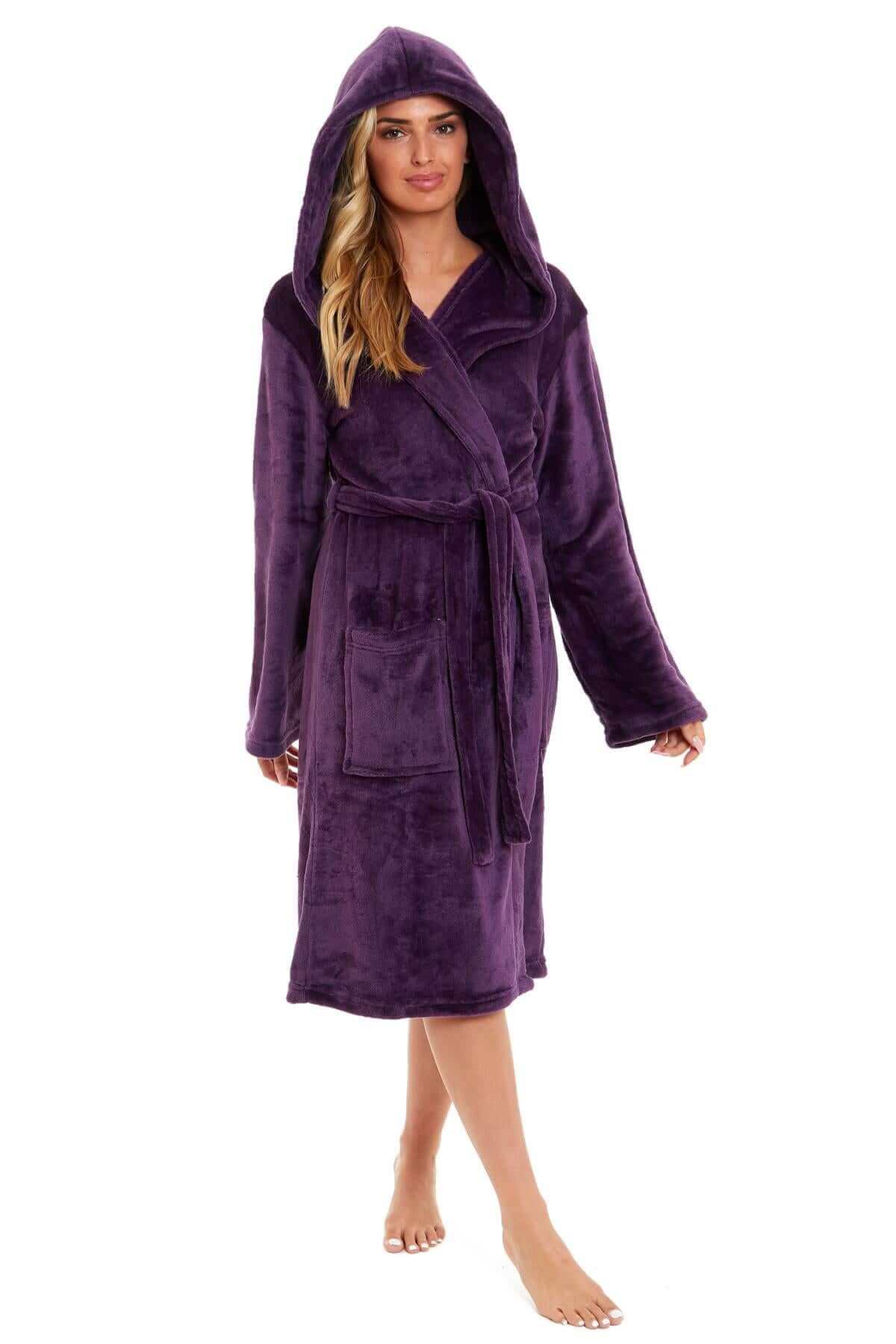 Women's Super Soft Plush Fleece Hooded Bathrobe Fluffy Velvet Loungewear Long Sleeve Cosy Winter Dressing Gown Spa Essential by Daisy Dreamer. Buy now for £20.00.