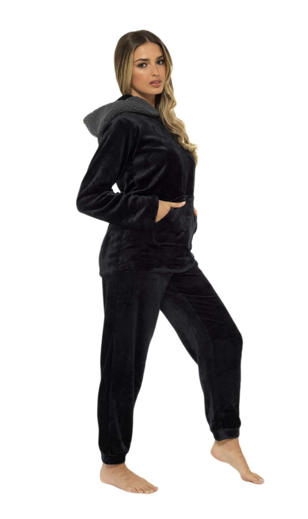 Women's Ultra-Soft Plush Fleece Hooded Pajama Set Cozy Winter Nightwear Warm Loungewear for Home Relaxation by Daisy Dreamer. Buy now for £20.00.
