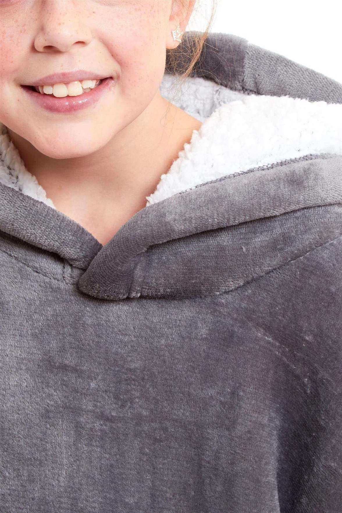 Kids Oversized Hooded Fleece Blanket with Reversible Sherpa Double Pocket Ultra-Soft Cozy Wearable Blanket for Lounging and Outdoor Ages 8-15 by Daisy Dreamer Hooded Blanket